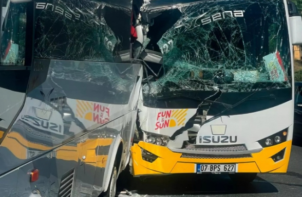 Թուրքիայում բախվել են ավտոբուսն ու բեռնատարը. տասնյակ մարդիկ են վիրավորվել, կան զոհեր